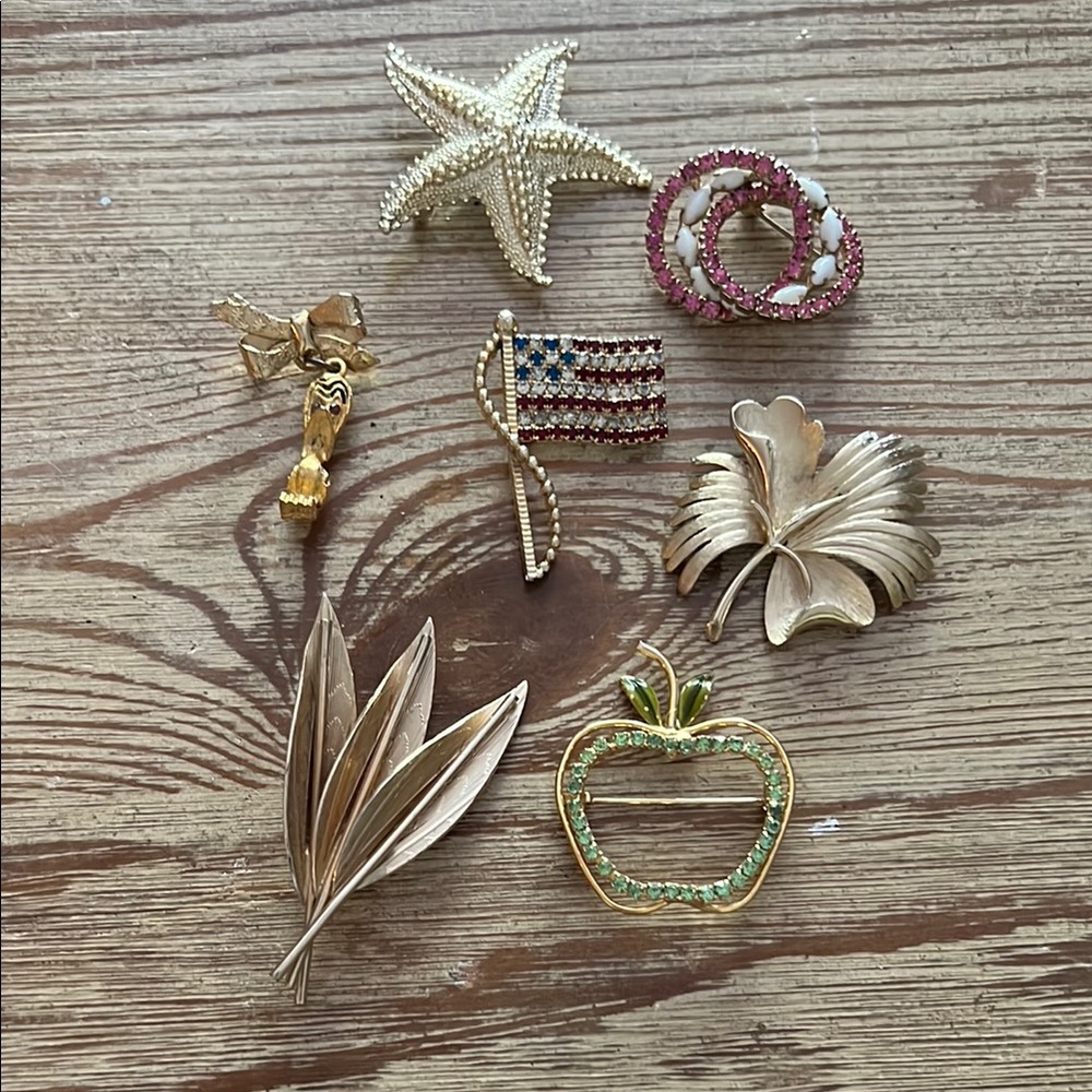 Vintage Gold and Multicolor Brooch Set